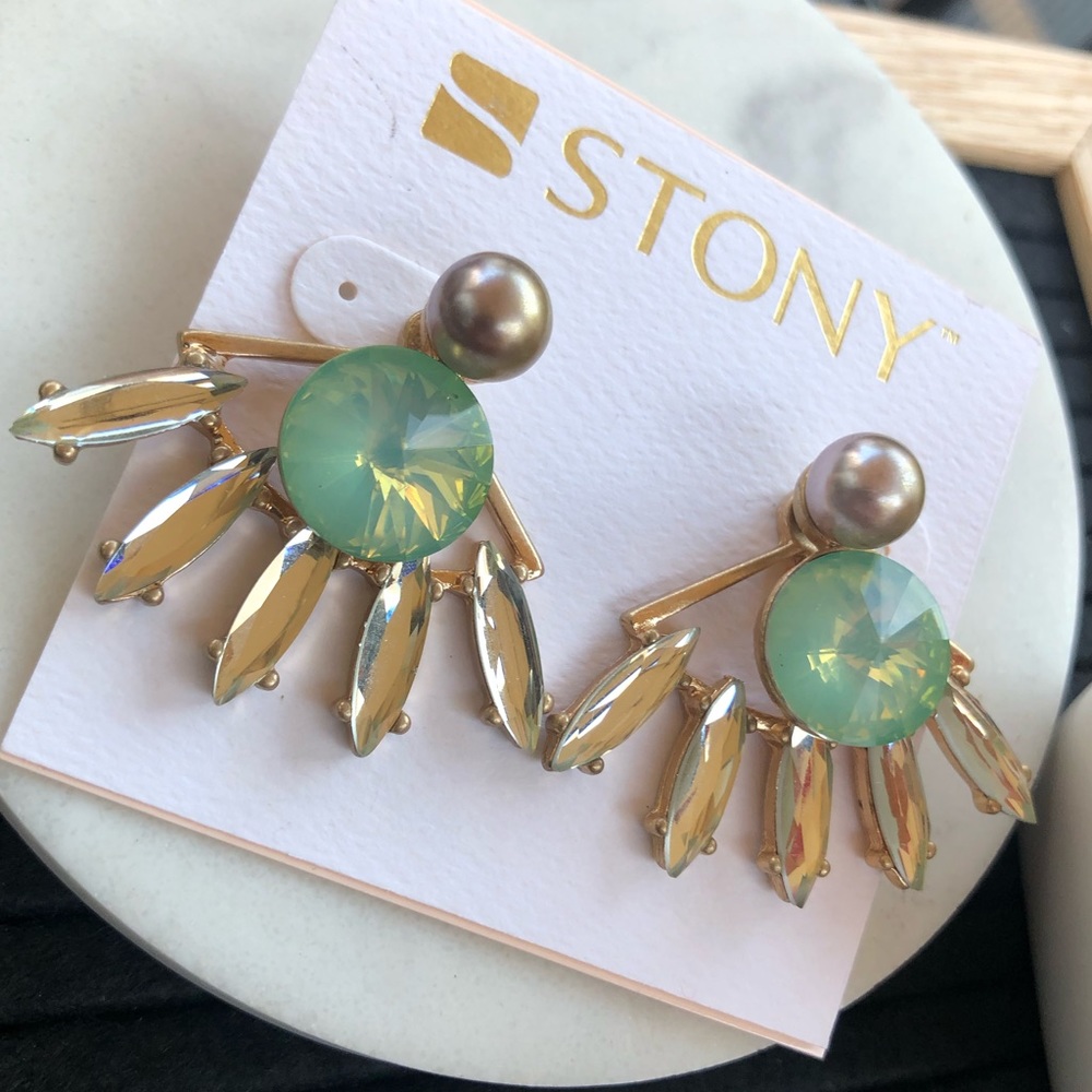 Beautiful Rhinestone Earrings - Picture 4 of 17